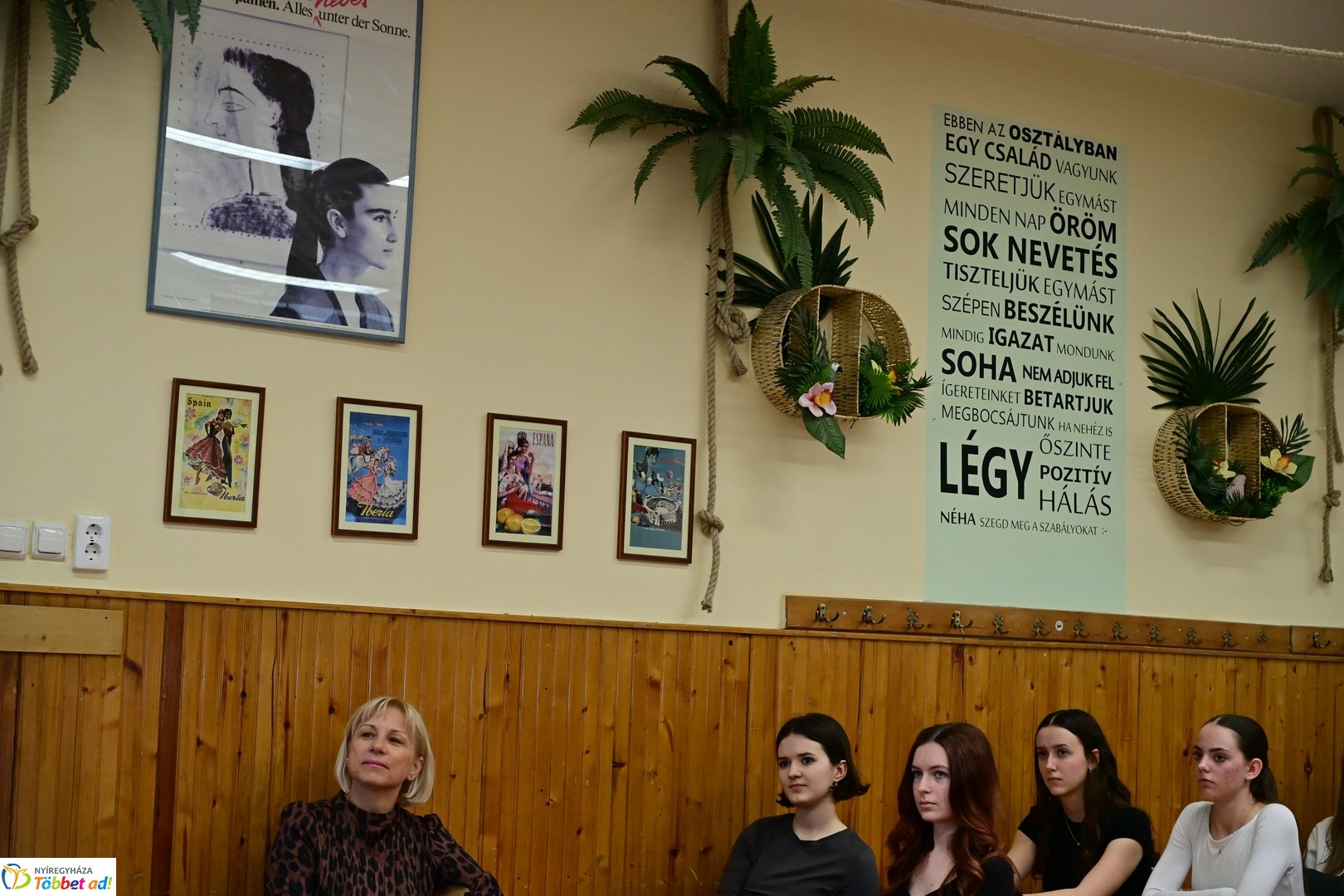 Kolumbiai miniszter látogatása a Zrínyi Ilona gimnáziumban