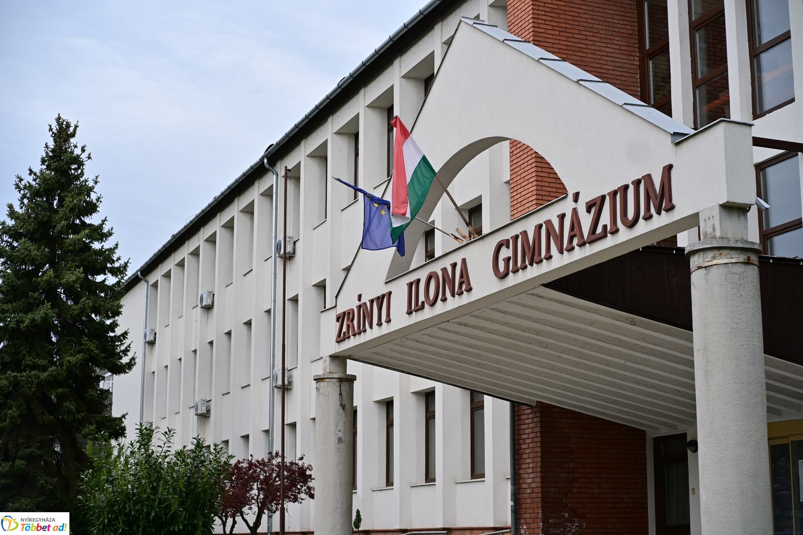 Kolumbiai miniszter látogatása a Zrínyi Ilona gimnáziumban