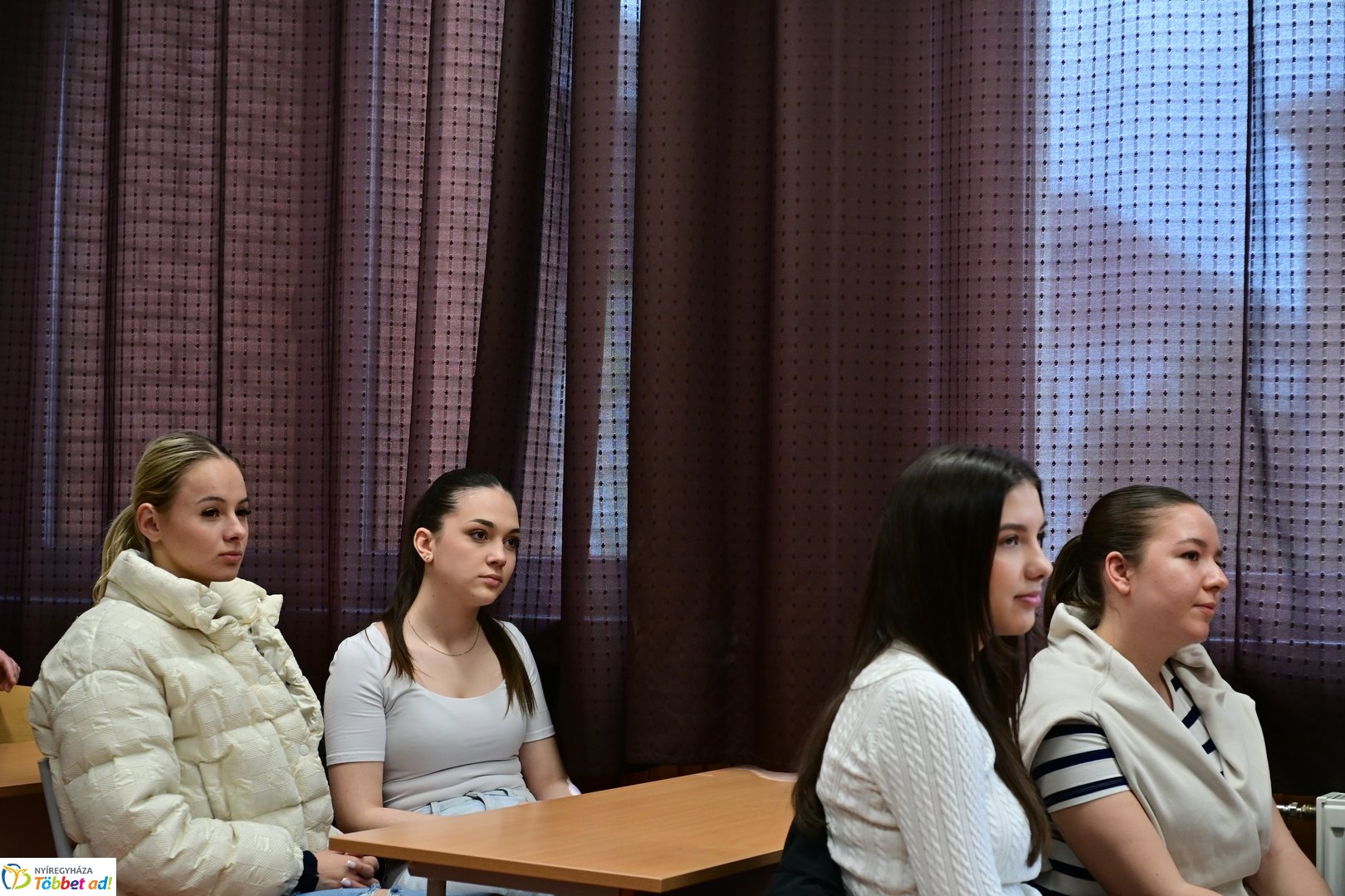 Kolumbiai miniszter látogatása a Zrínyi Ilona gimnáziumban