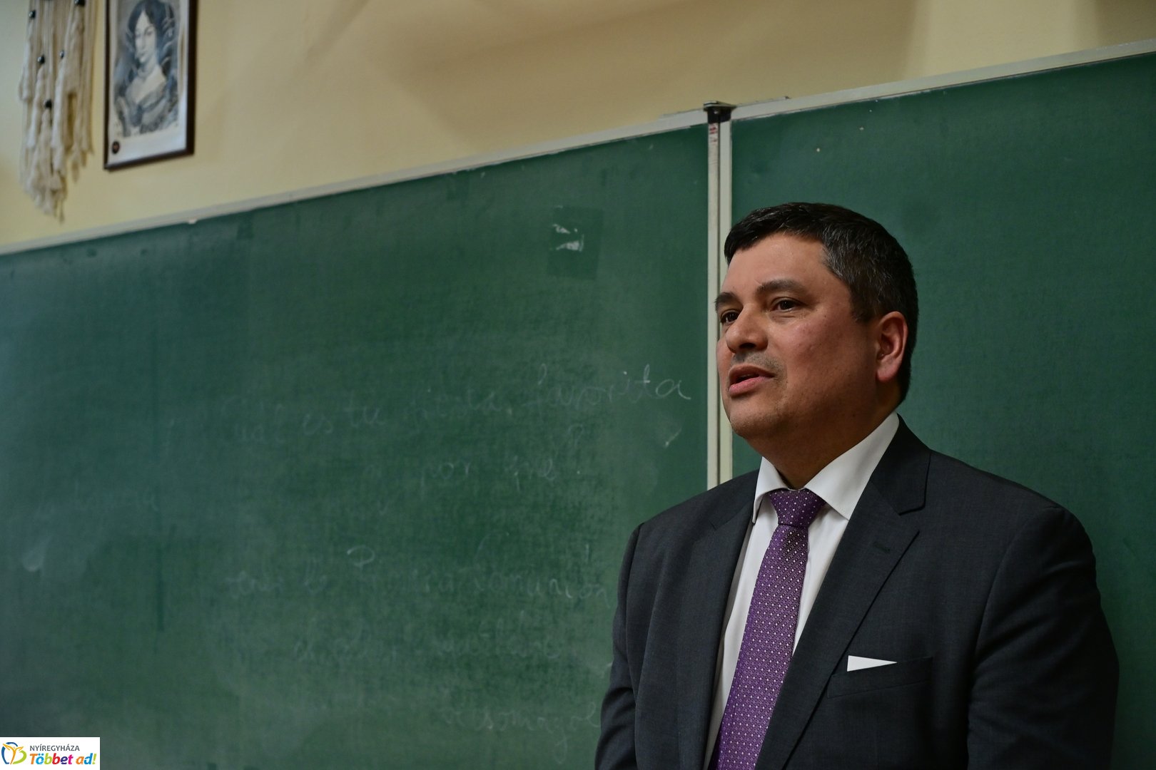 Kolumbiai miniszter látogatása a Zrínyi Ilona gimnáziumban