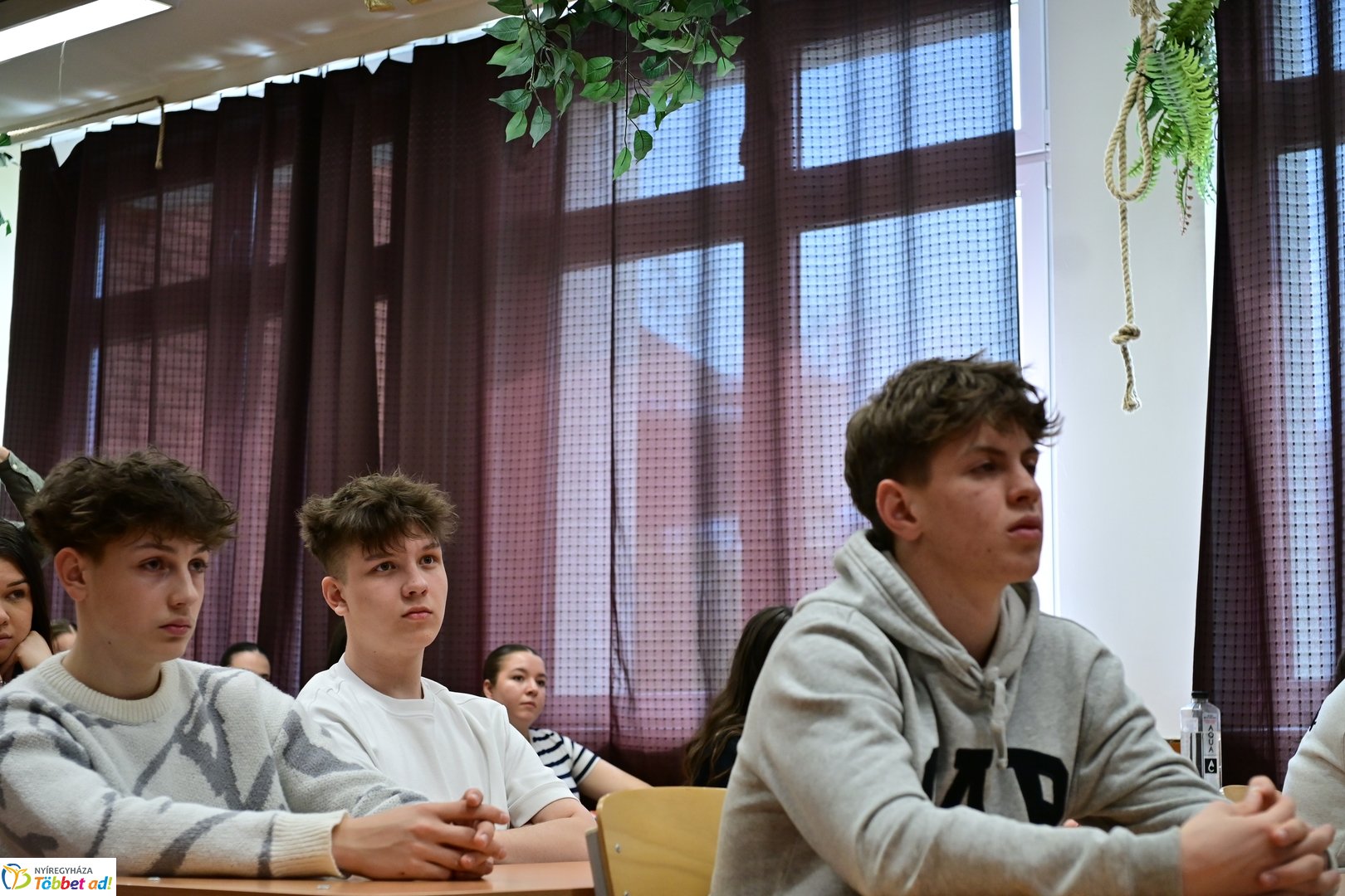 Kolumbiai miniszter látogatása a Zrínyi Ilona gimnáziumban