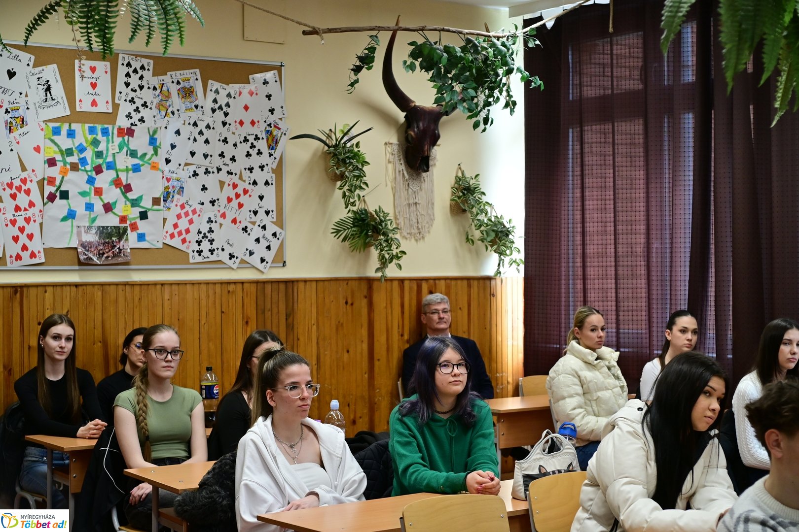 Kolumbiai miniszter látogatása a Zrínyi Ilona gimnáziumban