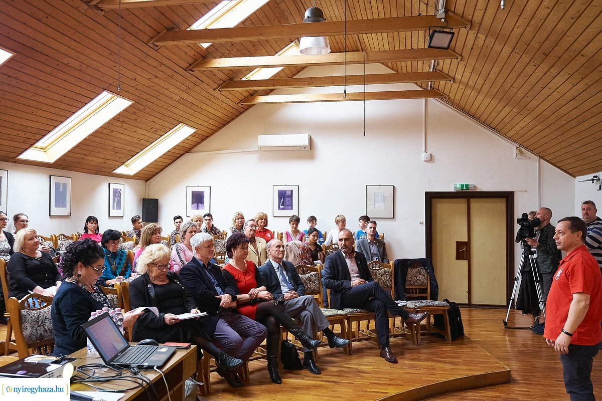 Konferencia a Vikár Sándor iskolában