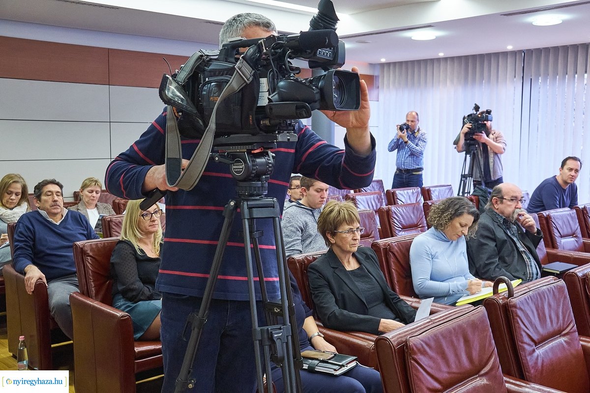 Konferencia az egyetemen a tudásfejlesztésről és-hasznosításról