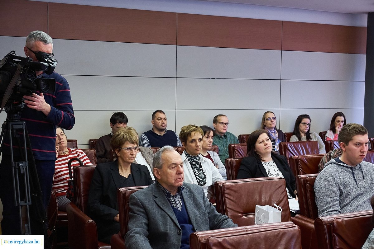 Konferencia az egyetemen a tudásfejlesztésről és-hasznosításról