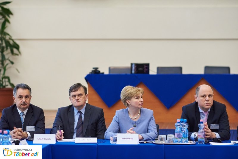 Konferencia Ukrajnáról az egyetemen