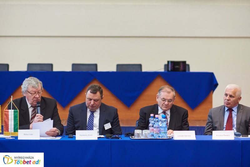 Konferencia Ukrajnáról az egyetemen