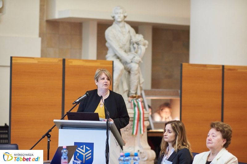 Konferencia Ukrajnáról az egyetemen