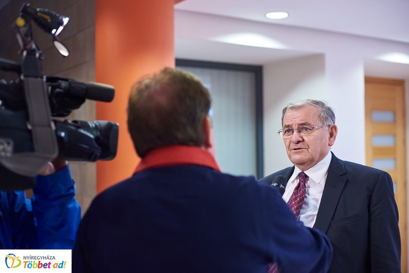 Konferencia Ukrajnáról az egyetemen