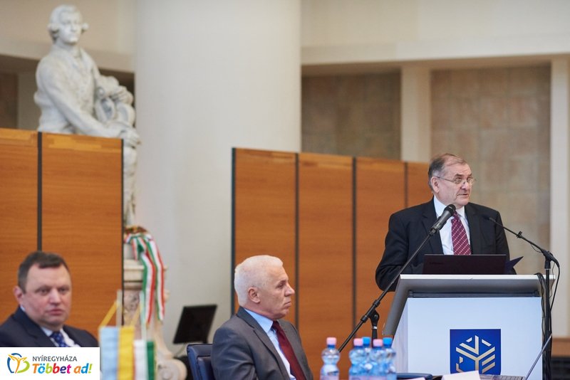 Konferencia Ukrajnáról az egyetemen