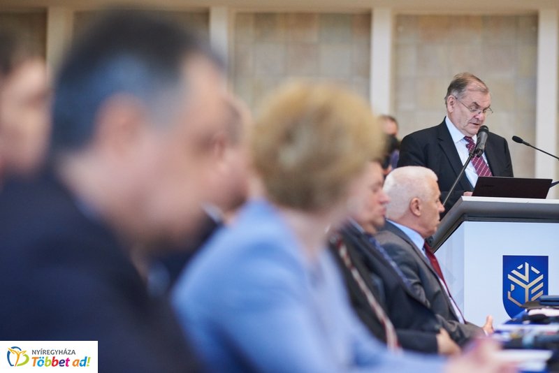 Konferencia Ukrajnáról az egyetemen