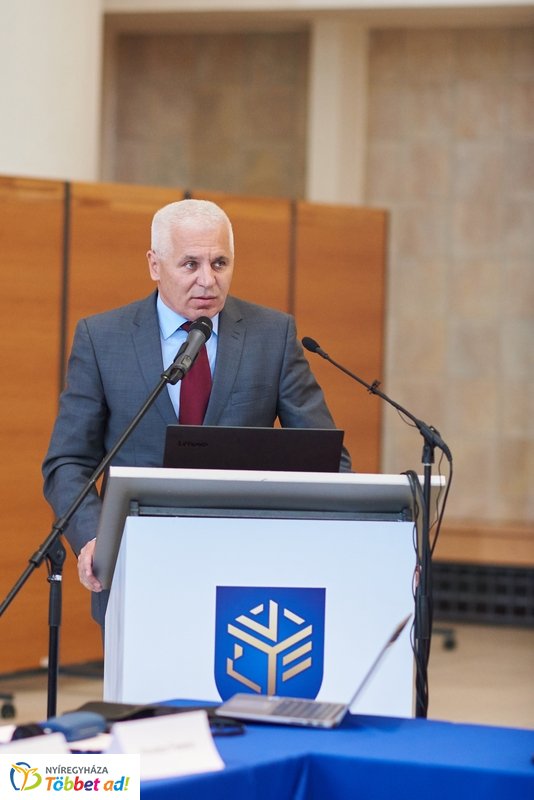 Konferencia Ukrajnáról az egyetemen