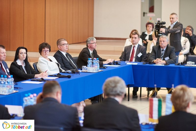 Konferencia Ukrajnáról az egyetemen