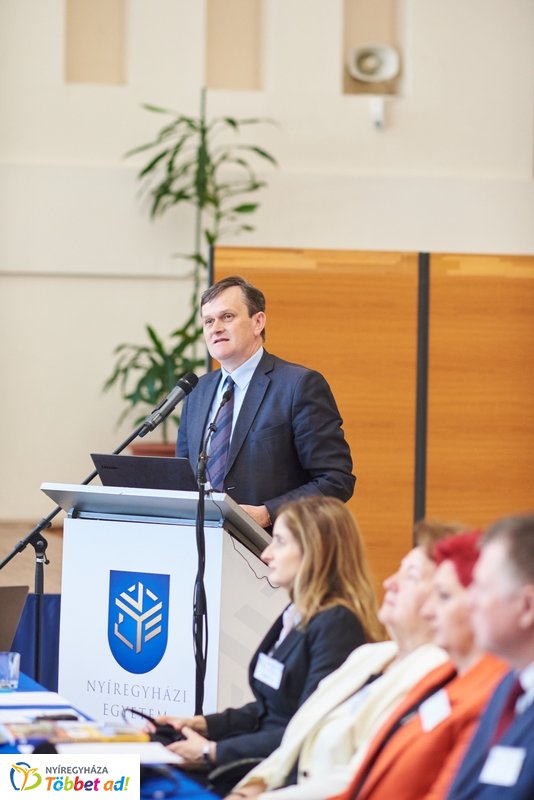 Konferencia Ukrajnáról az egyetemen