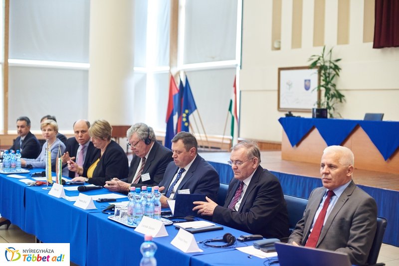 Konferencia Ukrajnáról az egyetemen