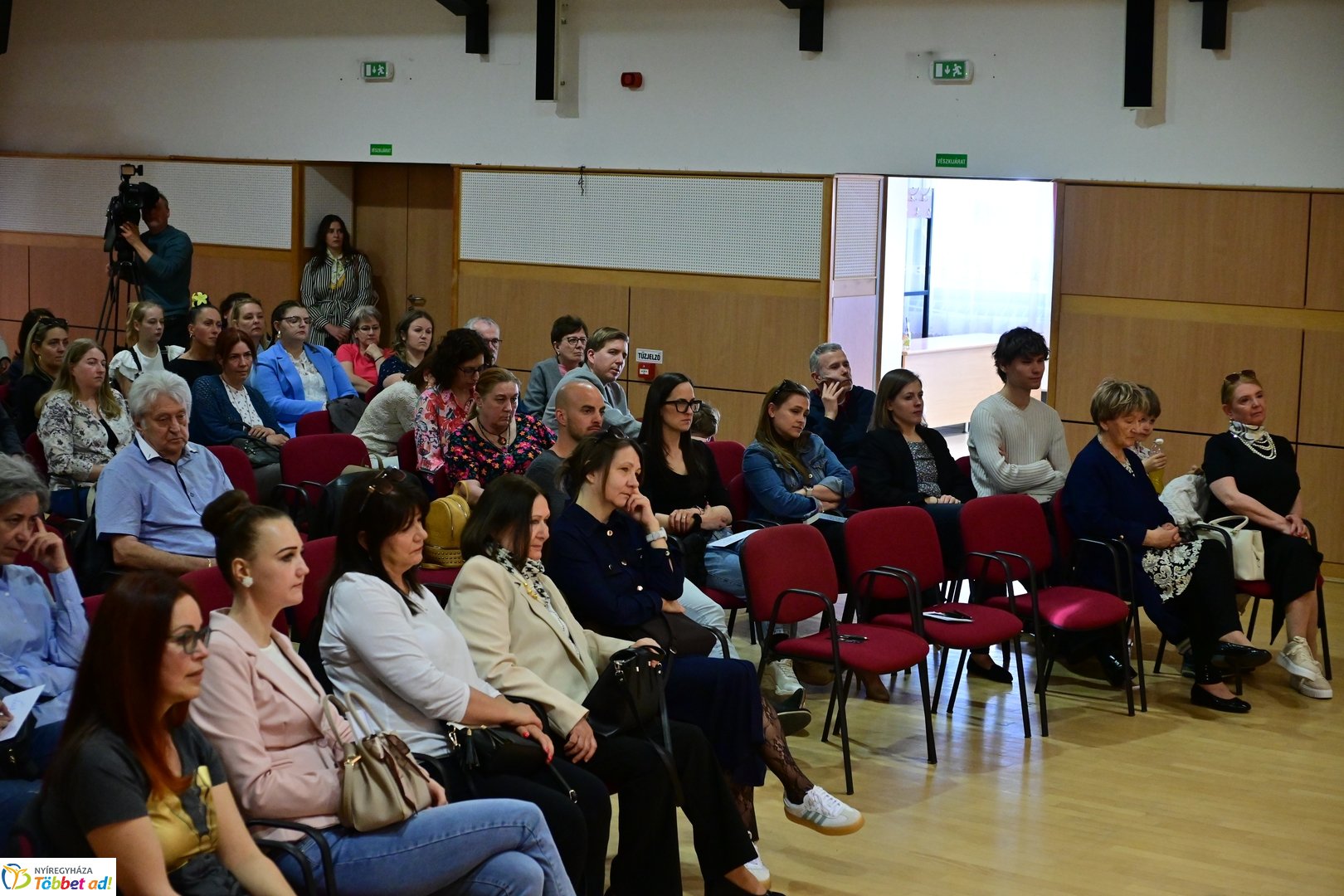 Könyvbemutató az Esélycentrumban 2026 áprilisában