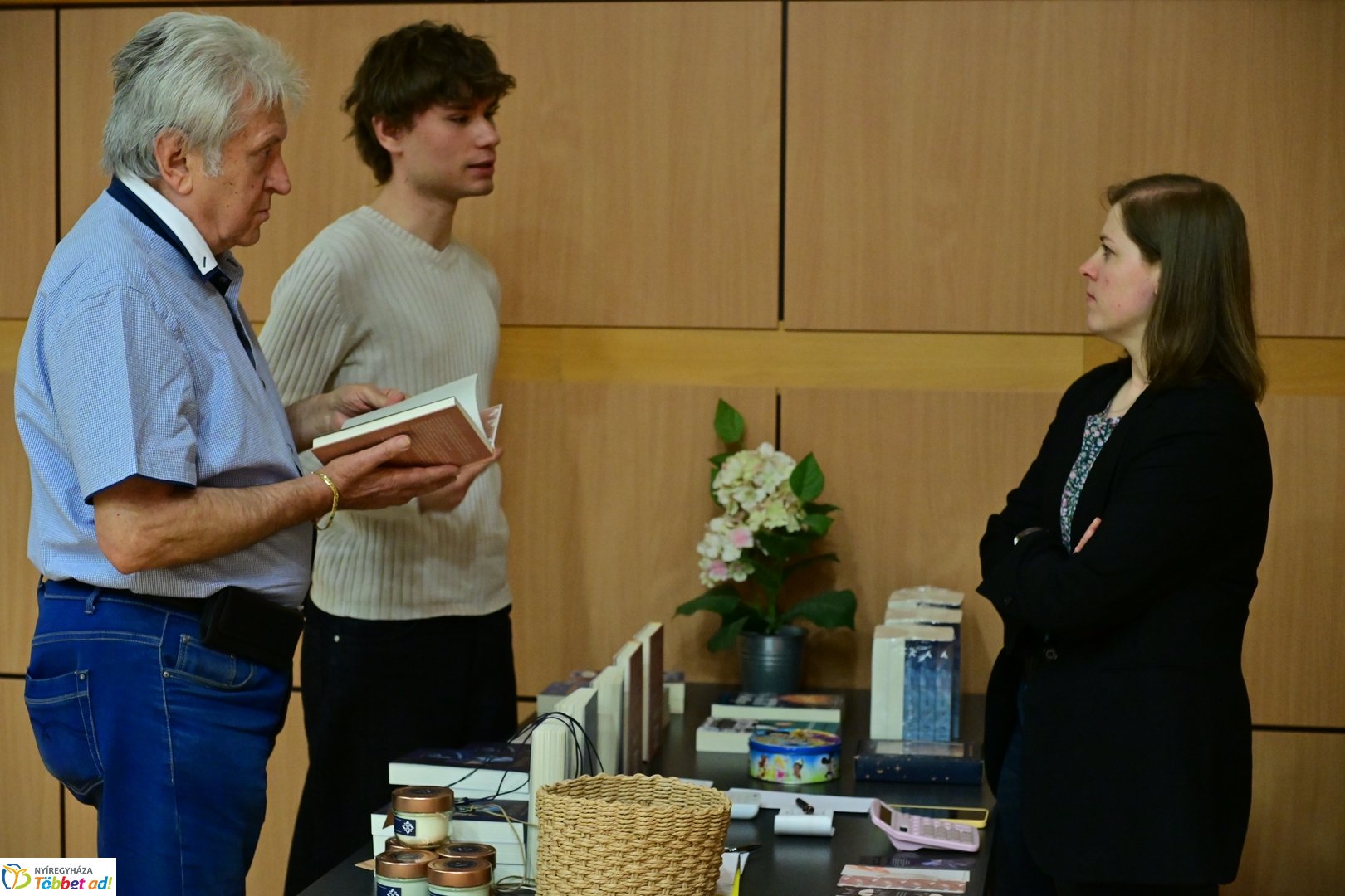 Könyvbemutató az Esélycentrumban 2026 áprilisában