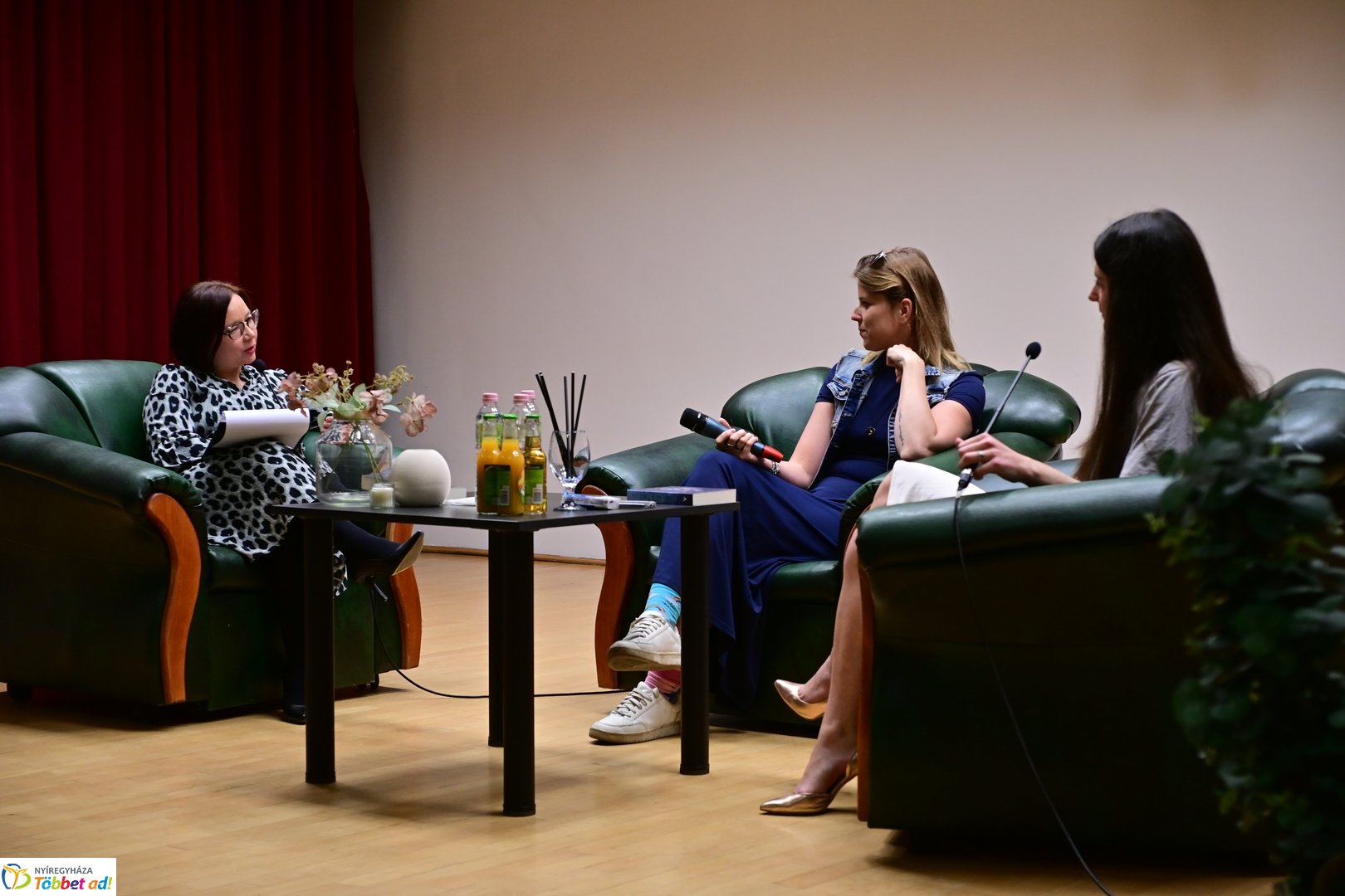 Könyvbemutató az Esélycentrumban 2026 áprilisában