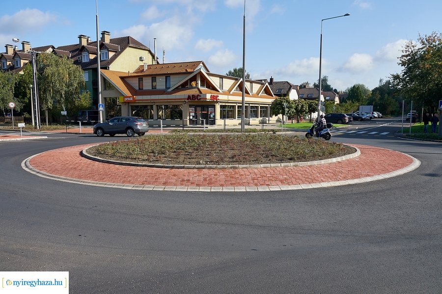 Korányi körforgalom átadó