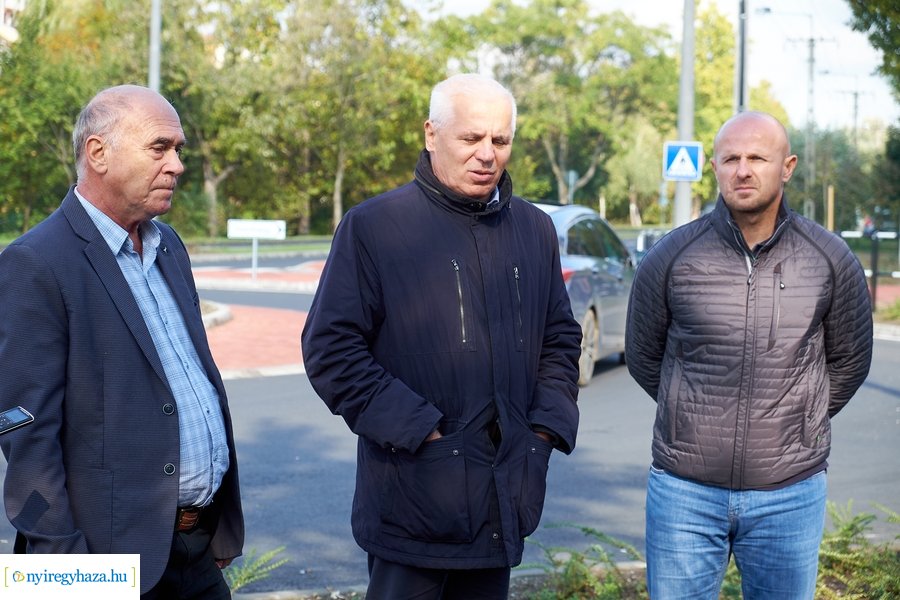 Korányi körforgalom átadó