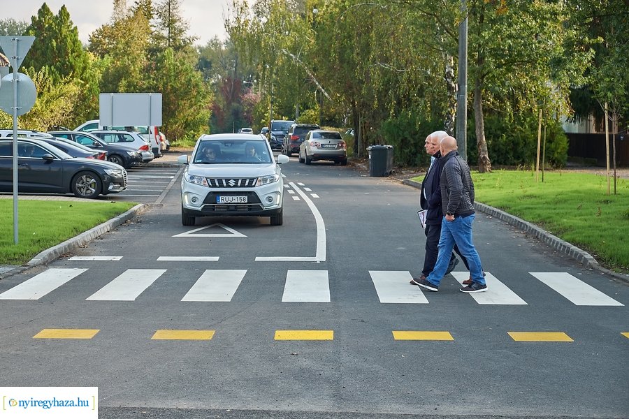 Korányi körforgalom átadó