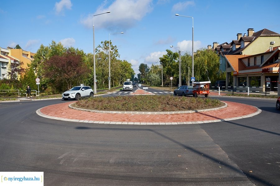 Korányi körforgalom átadó