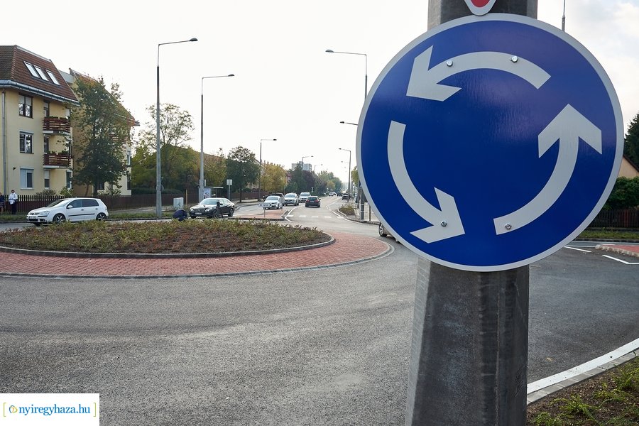 Korányi körforgalom átadó