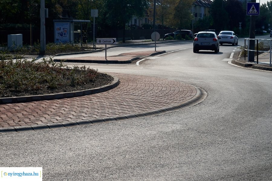 Korányi körforgalom átadó