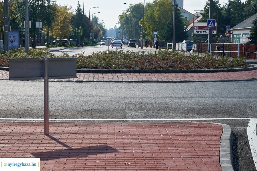 Korányi körforgalom átadó