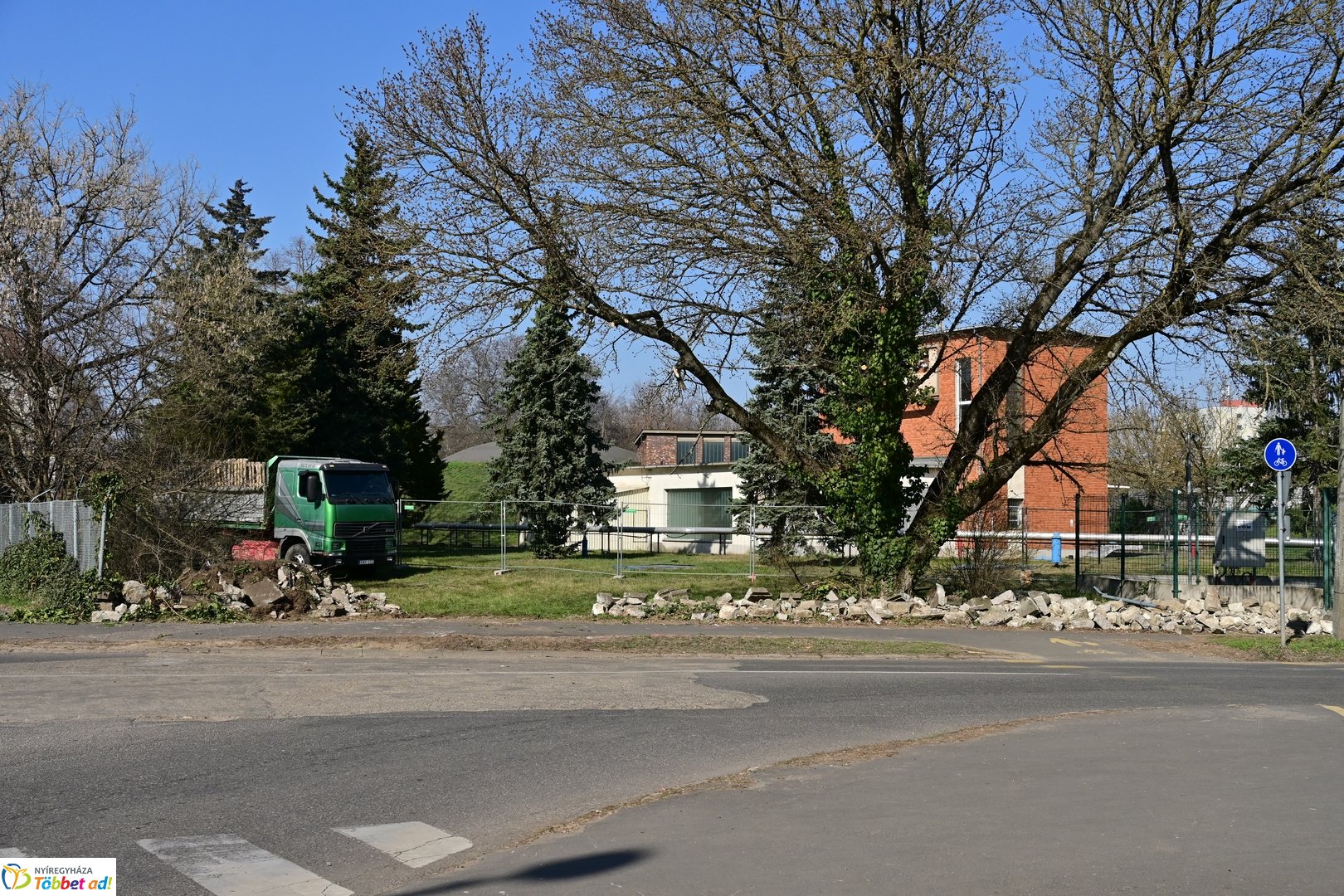 Körforgalom építés a Vasvári Pál utcán - 2026 március