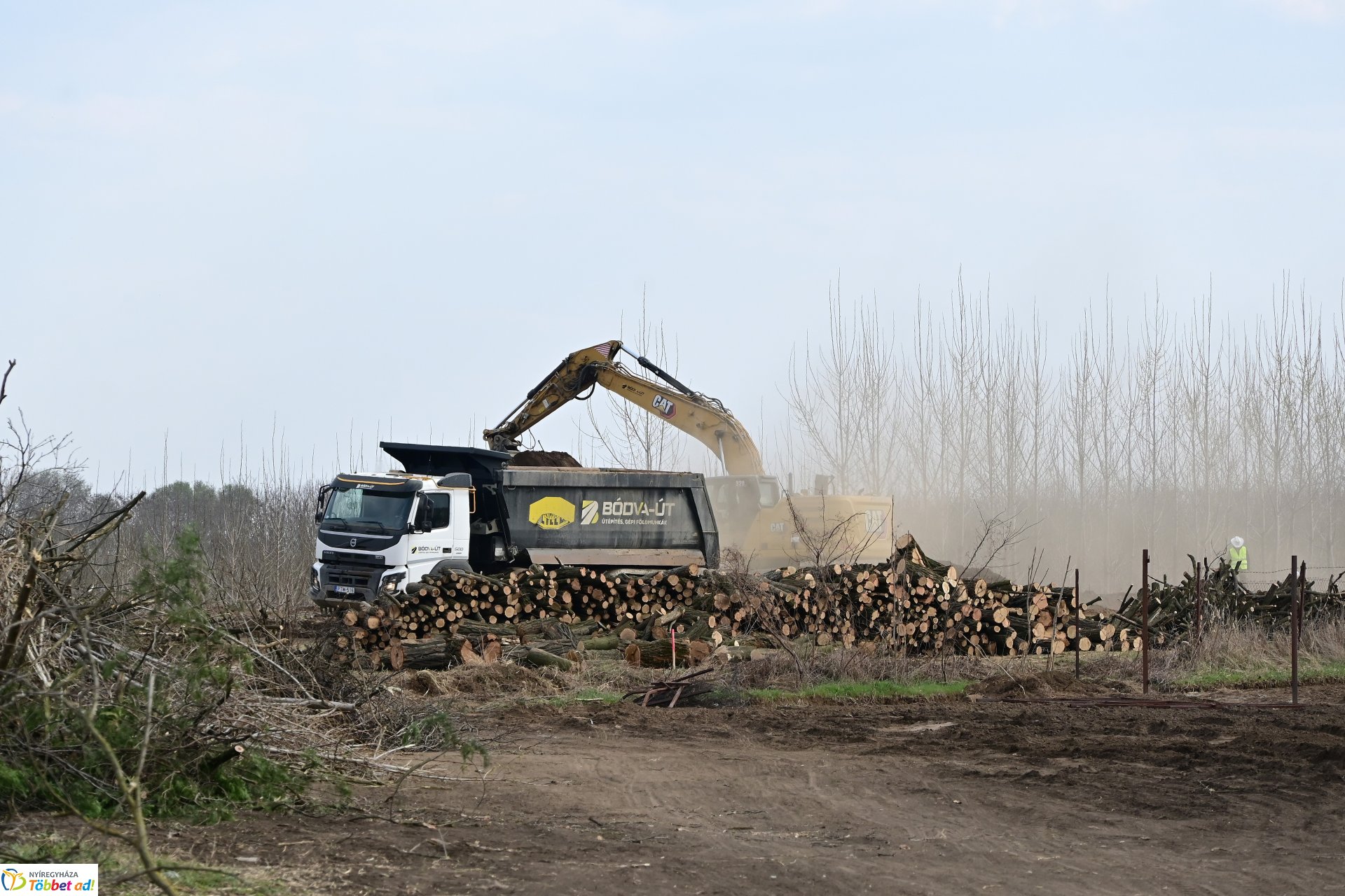 Körforgalom épül a Nagyszállási úton