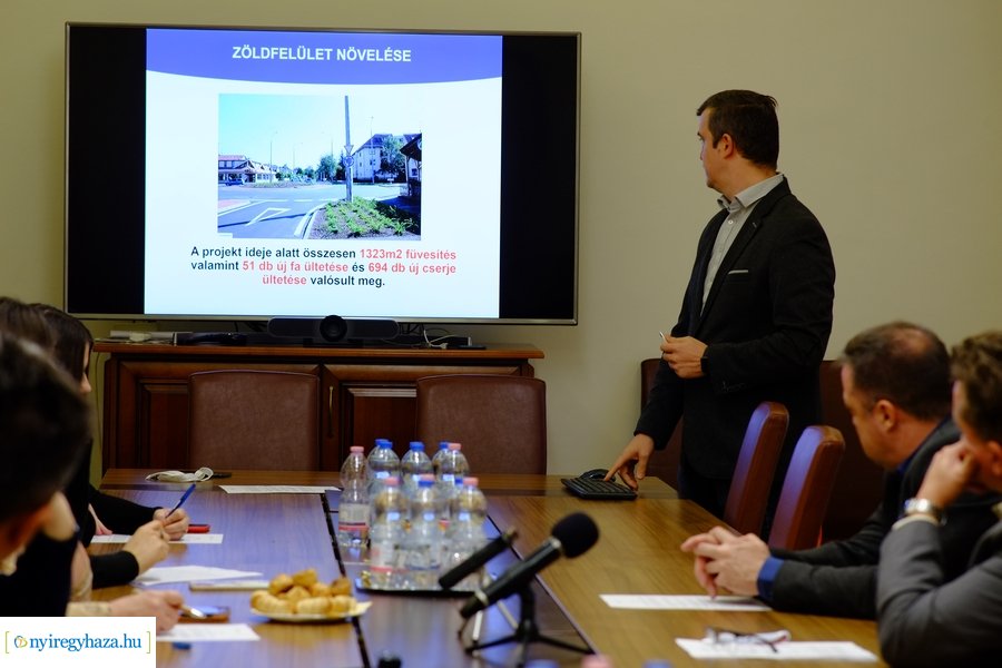 Körforgalom projektzáró a Városházán 20221205