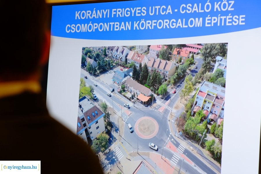 Körforgalom projektzáró a Városházán 20221205