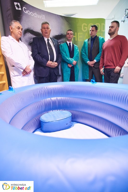 Kórházi sajtótájékoztató