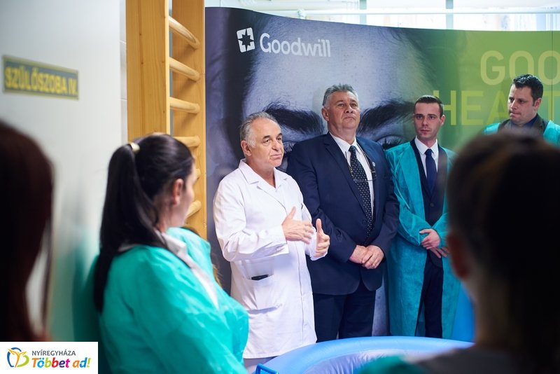 Kórházi sajtótájékoztató