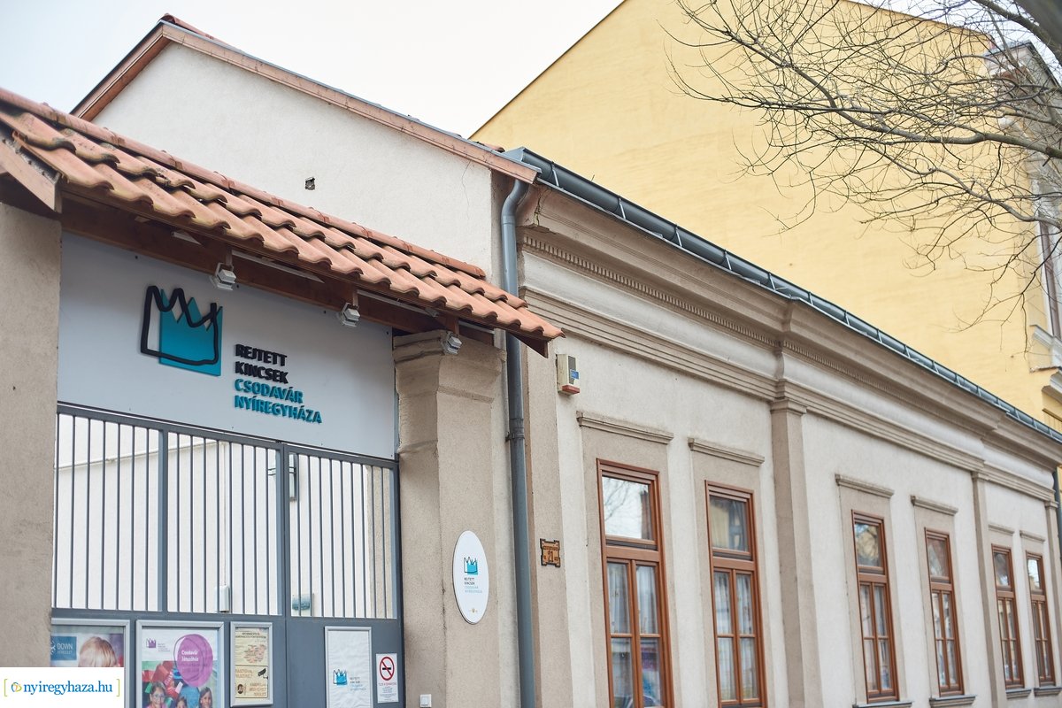 Kormányhivatali adomány a Csodavárnak