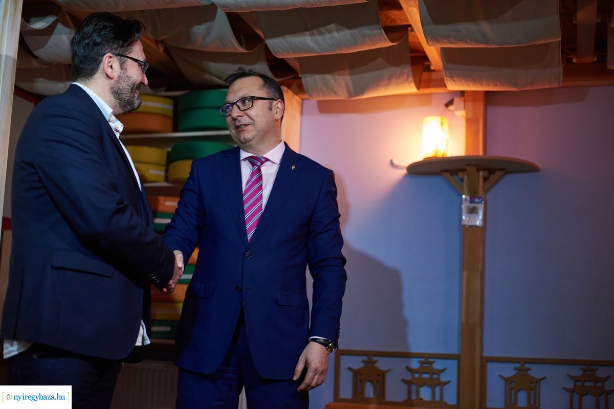 Kormányhivatali adomány a Csodavárnak