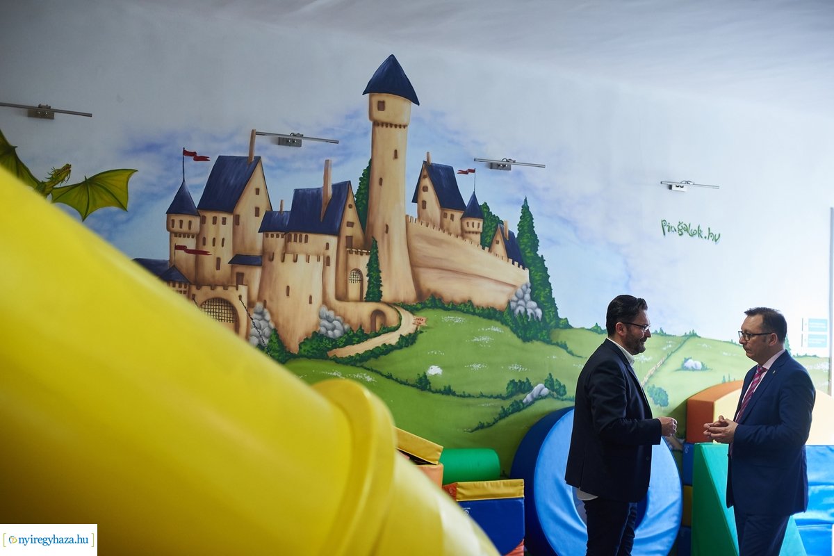 Kormányhivatali adomány a Csodavárnak