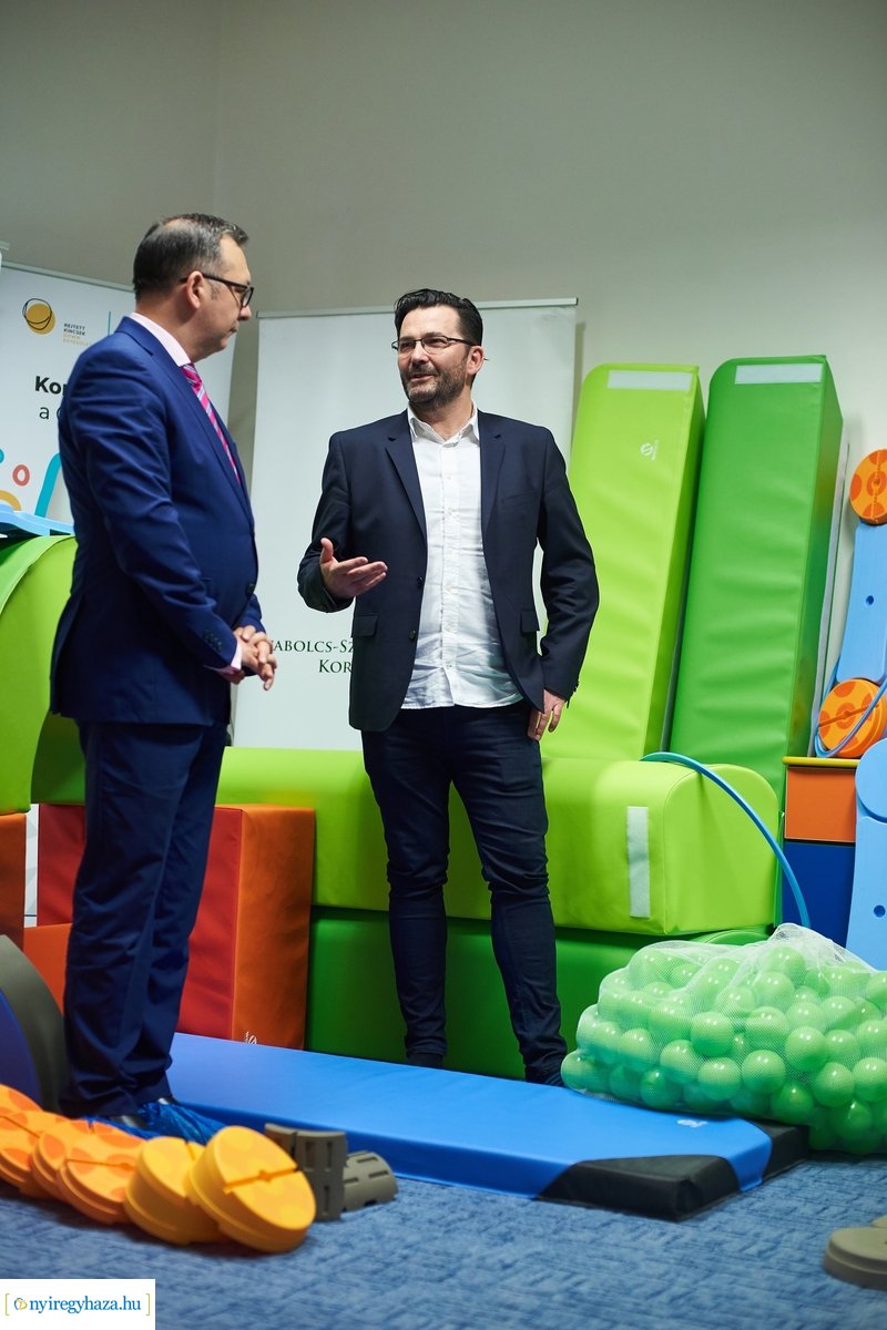 Kormányhivatali adomány a Csodavárnak