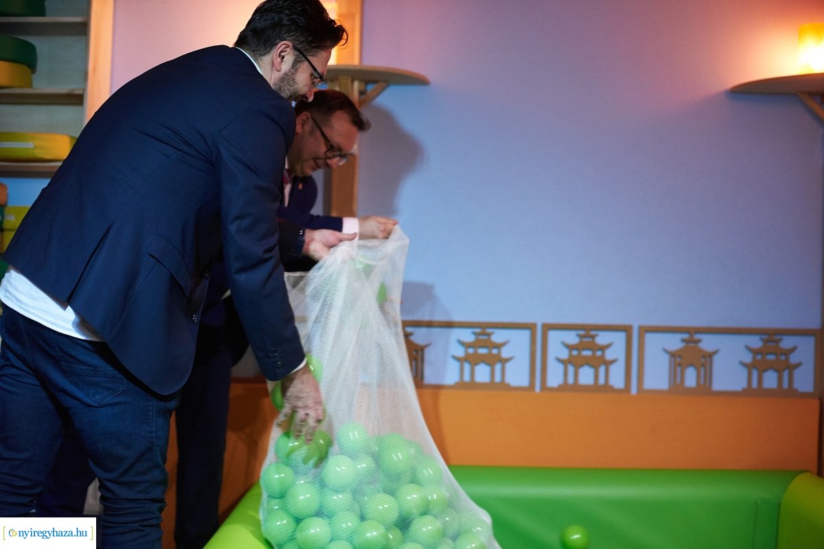 Kormányhivatali adomány a Csodavárnak