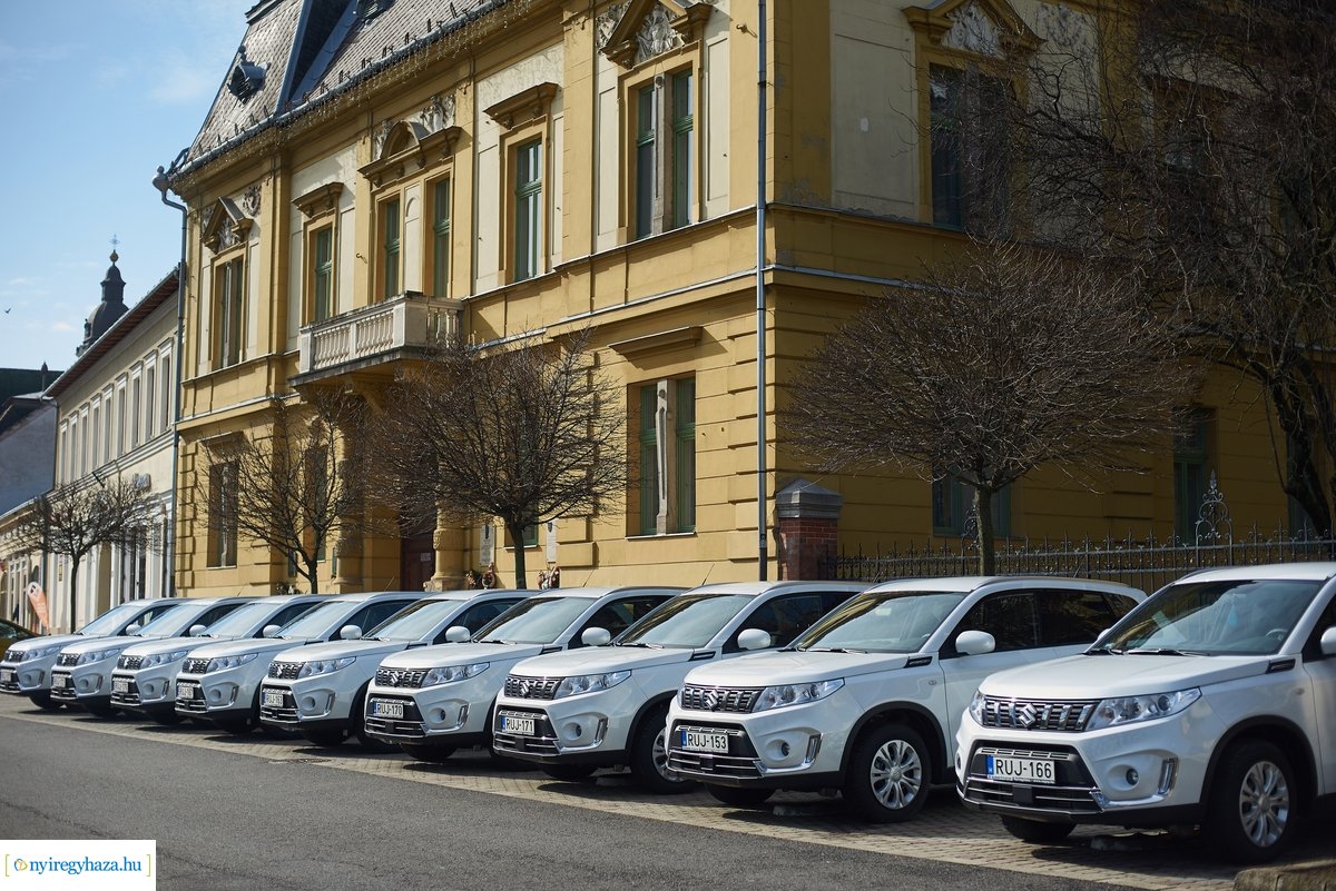 Kormányhivatali autók átadása