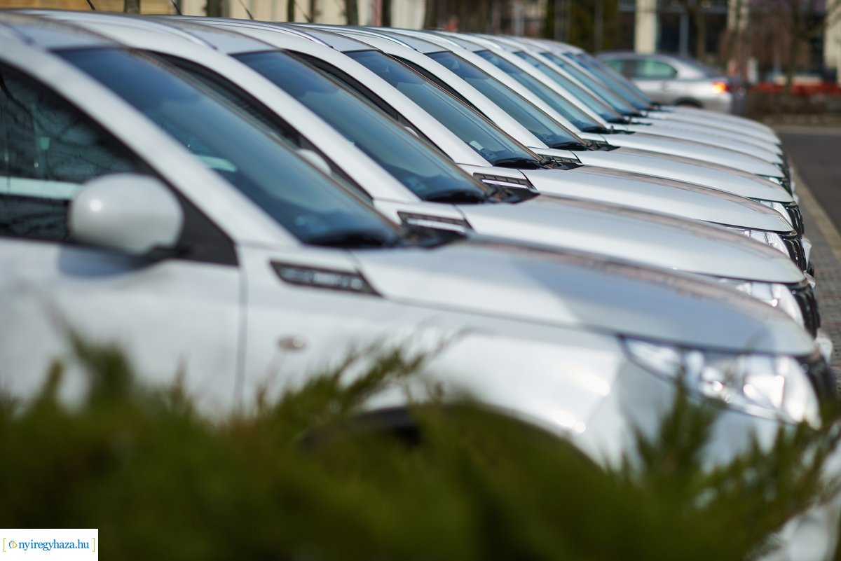 Kormányhivatali autók átadása