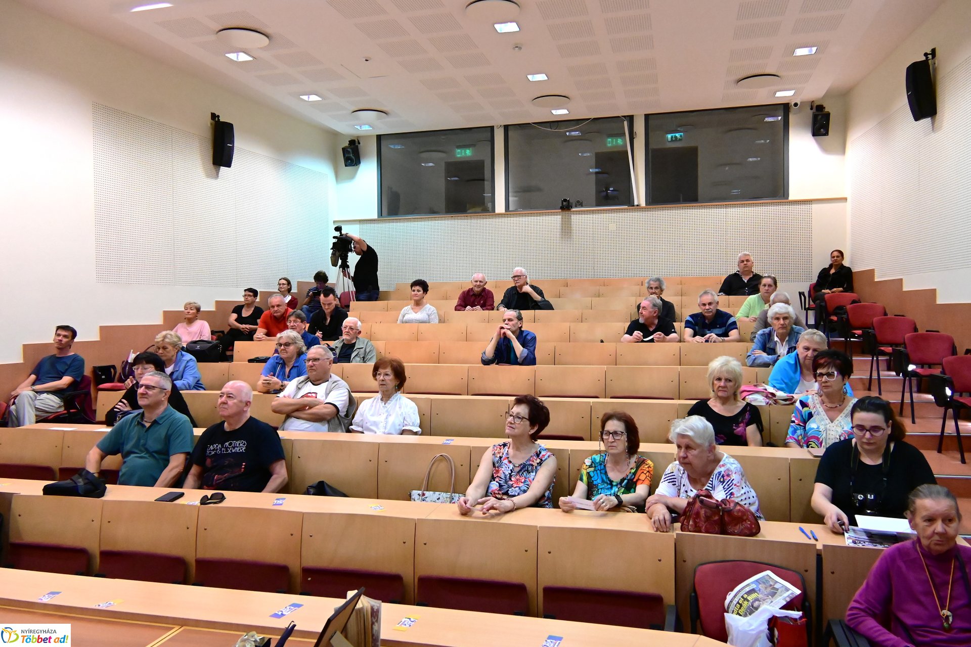 KOROCK 2.0 - könnyűzenei konferencia a könyvtárban