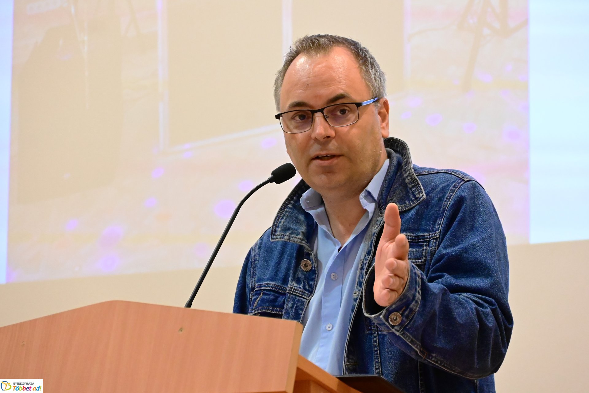 KOROCK 2.0 - könnyűzenei konferencia a könyvtárban