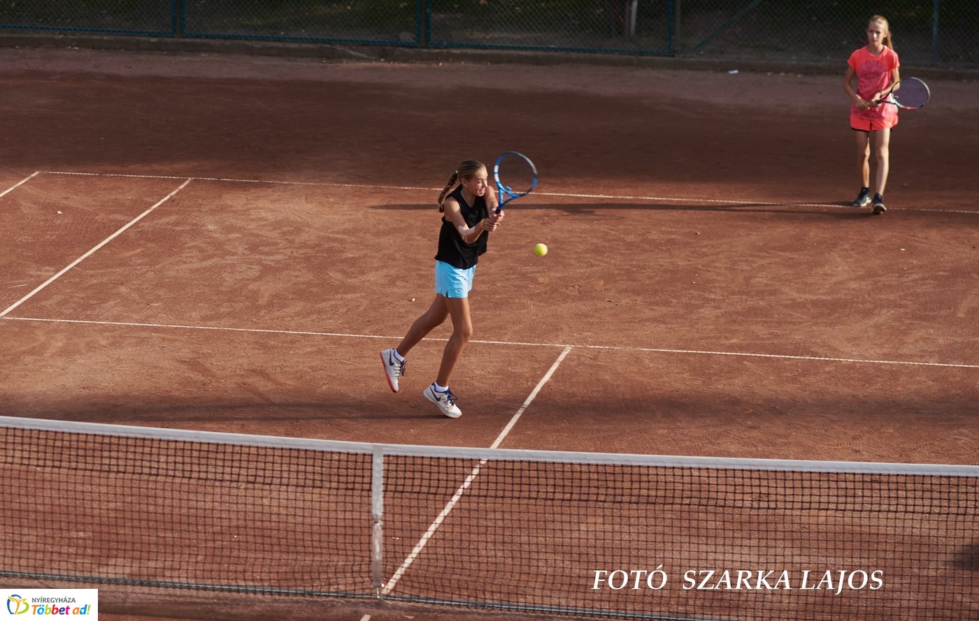 Korosztályos teniszbajnokság Nyíregyházán