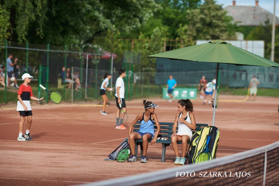 Korosztályos teniszbajnokság Nyíregyházán