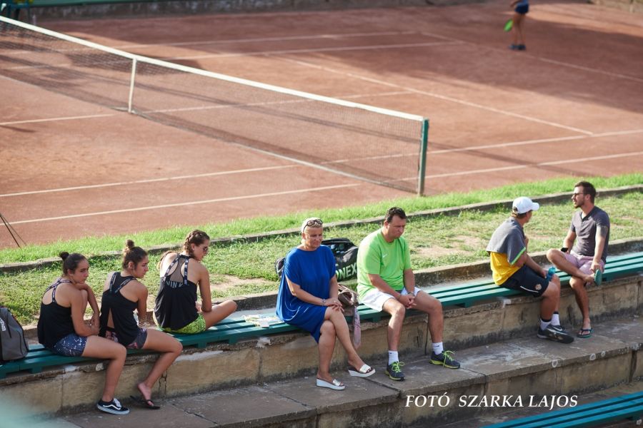 Korosztályos teniszbajnokság Nyíregyházán