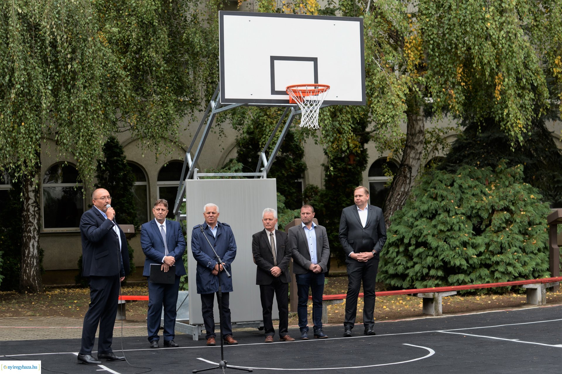Kosárlabdapálya avató a Westsik Vilmos Technikumban