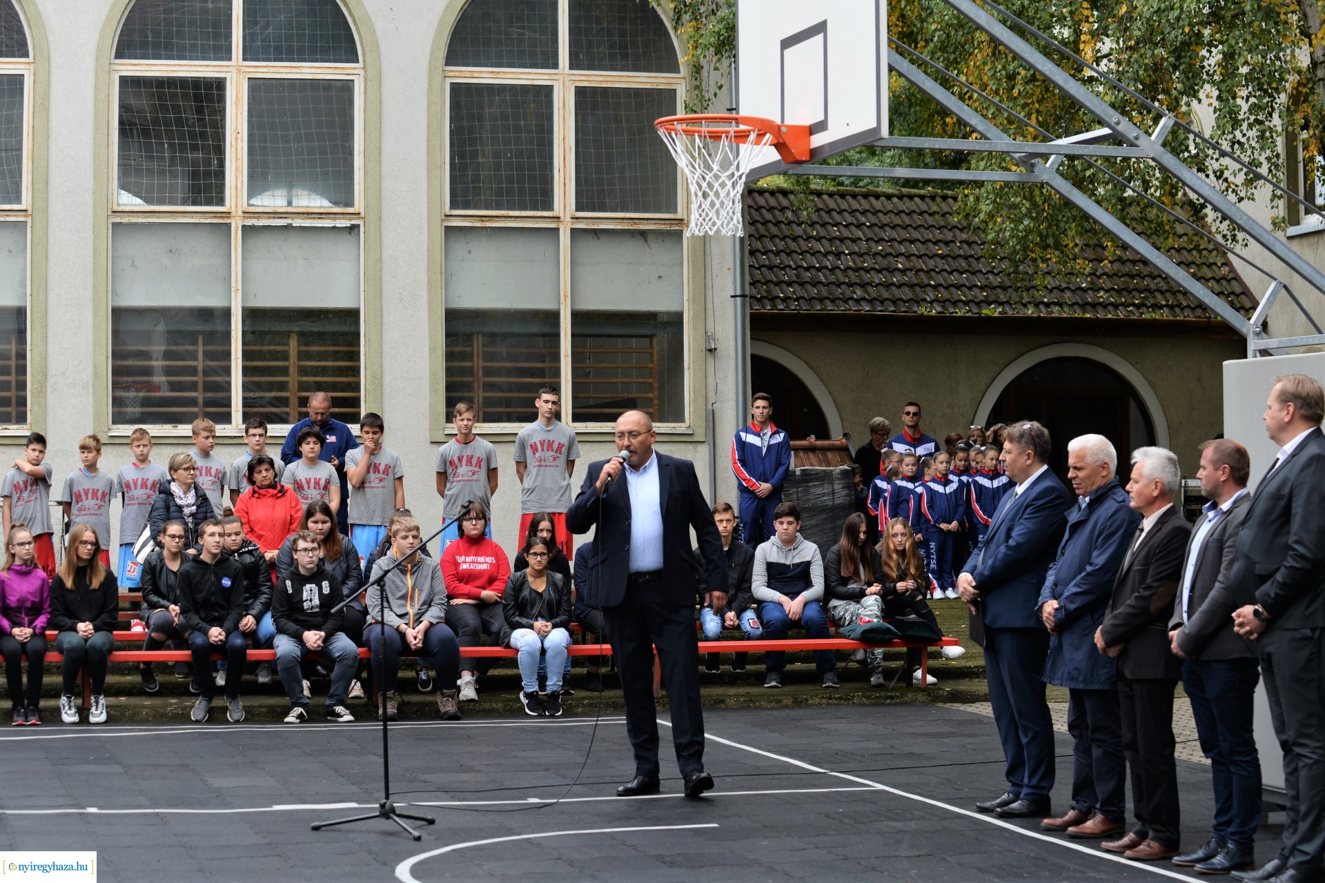 Kosárlabdapálya avató a Westsik Vilmos Technikumban