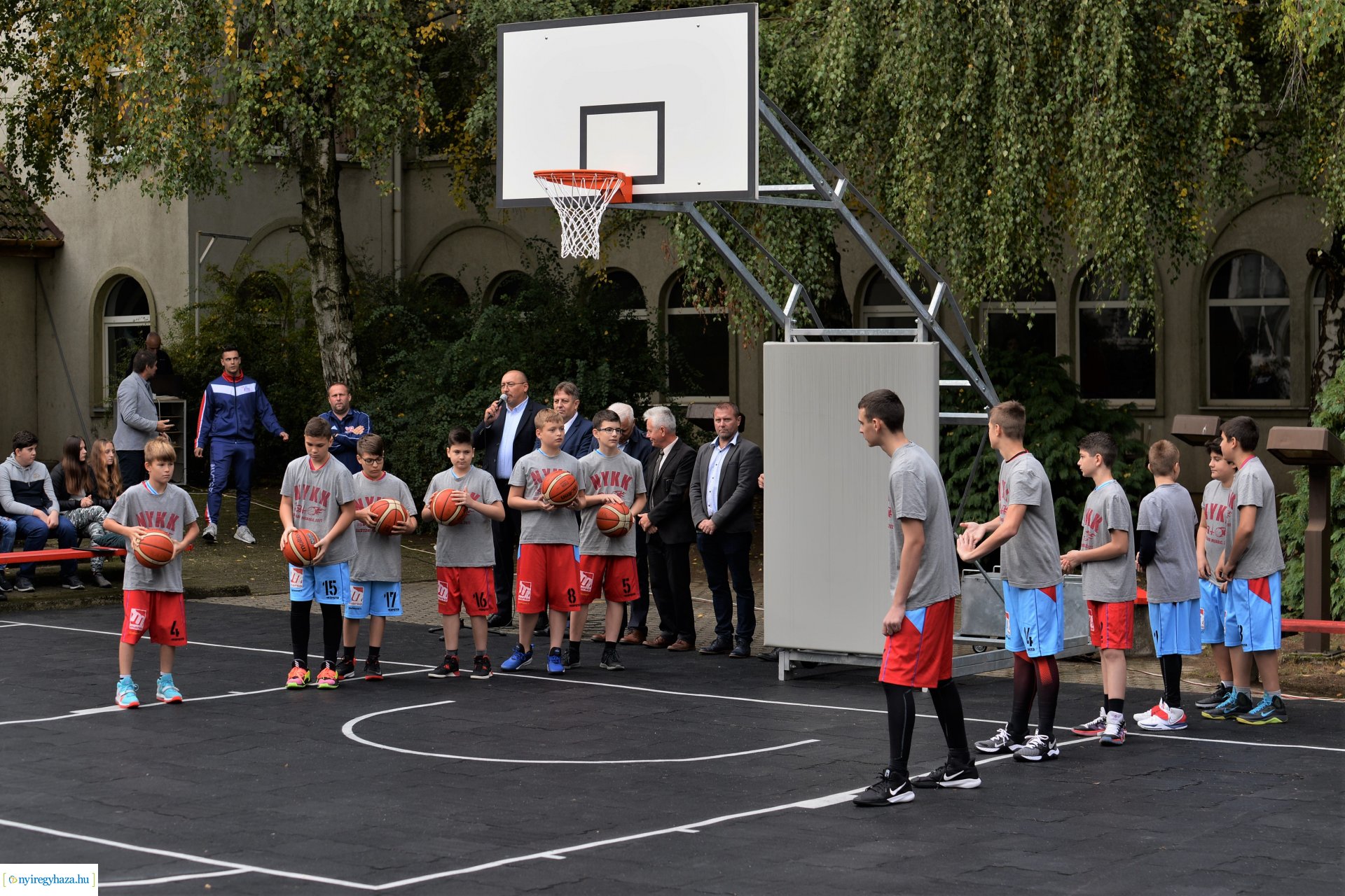 Kosárlabdapálya avató a Westsik Vilmos Technikumban